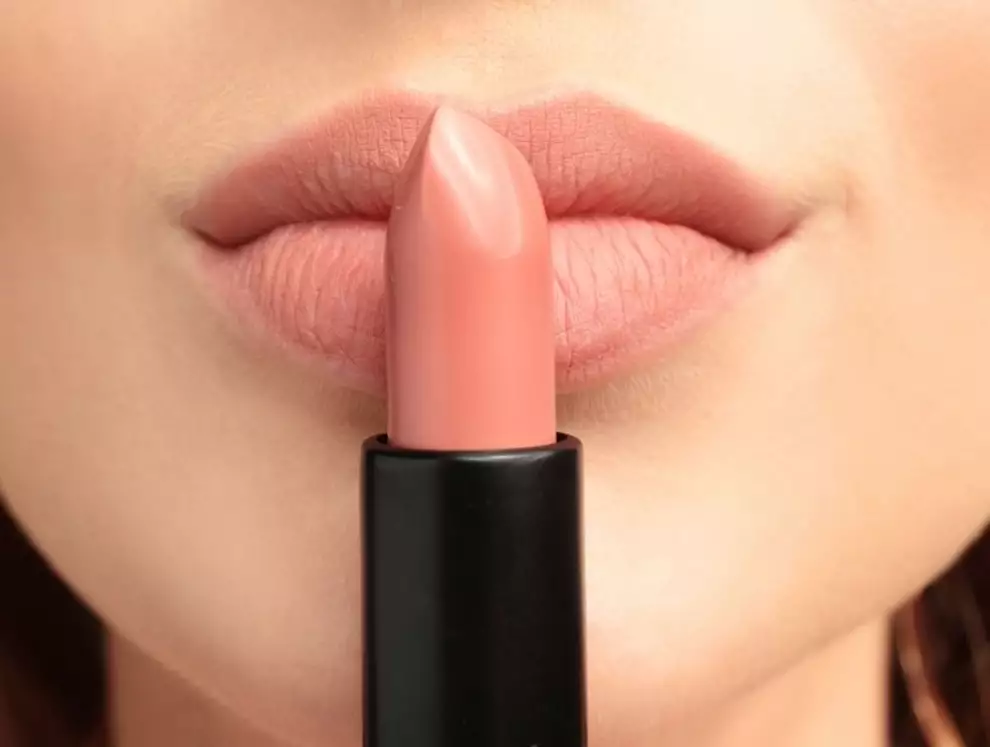 Maquillaje natural paso a paso labial nude