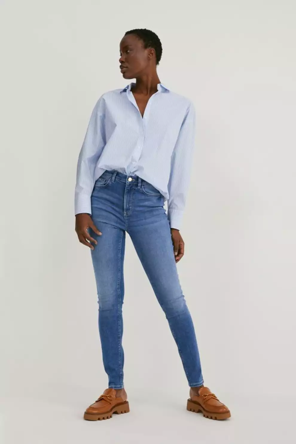 pantalones verano 2022: skinny jeans