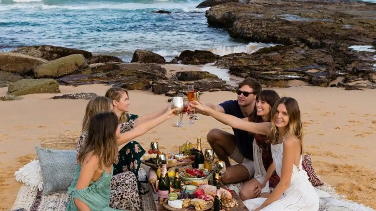 5 platos obligatorios que no pueden faltar en tu picnic en la playa este verano