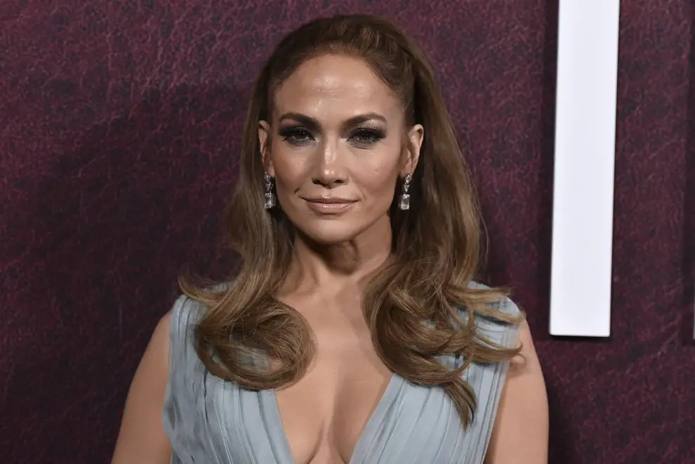 Las mechas y colores de pelo que te hacen parecer más joven a los 40, 50, 60...  Jennifer Lopez